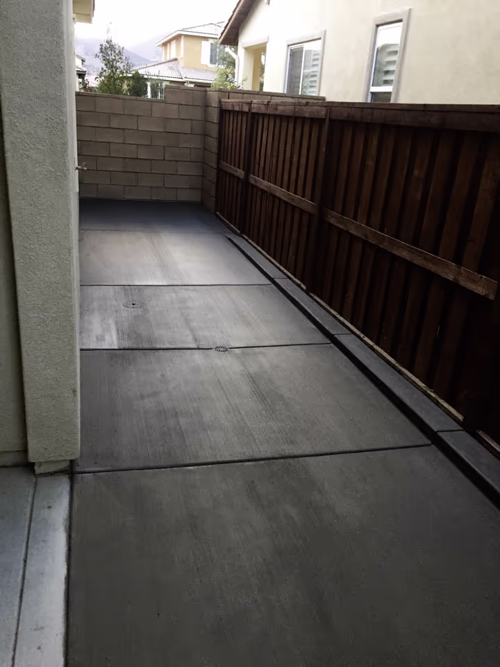 Residential Concrete Walkways Flatwork Patio Extension — photo 1